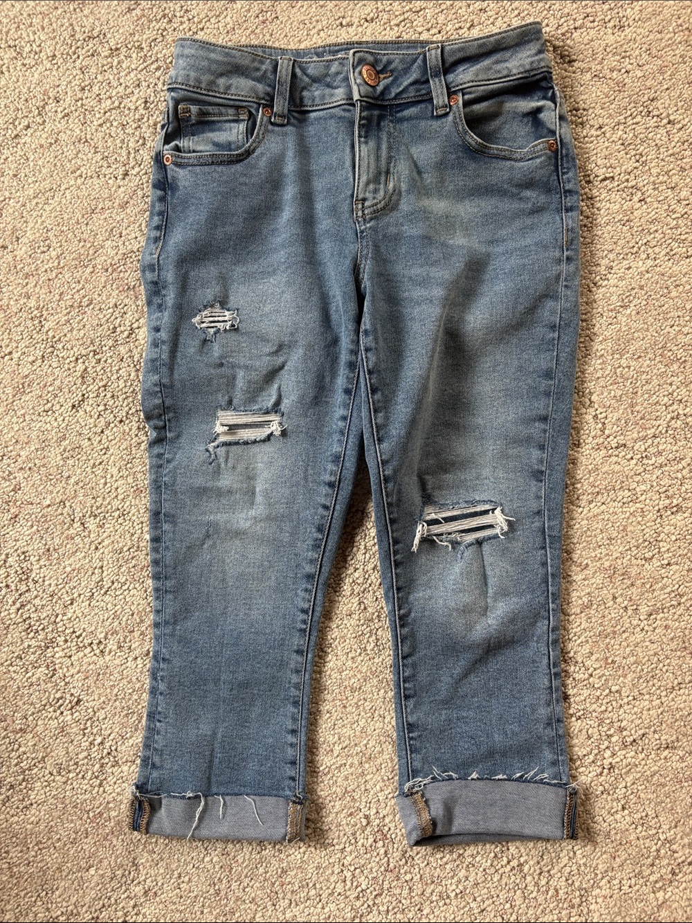 Maurices Cool Comfort Mid Rise Distressed Capri Skinny Jeans Cropped NWOT Size 2